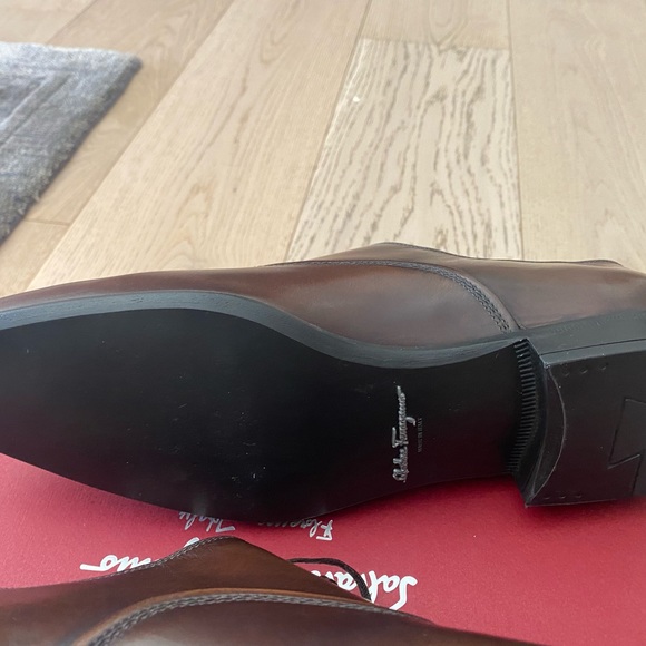 Authentic Salvatore Ferragamo -Leather Dunn Oxford Never Been Worn!! - Picture 11 of 11